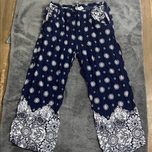 NorthStyle Navy Lounge Pants with White Floral Medallion Trim